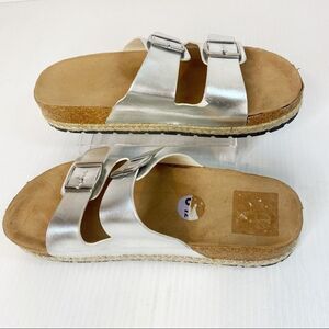 CL by Laundry Silver Slide Sandals 41